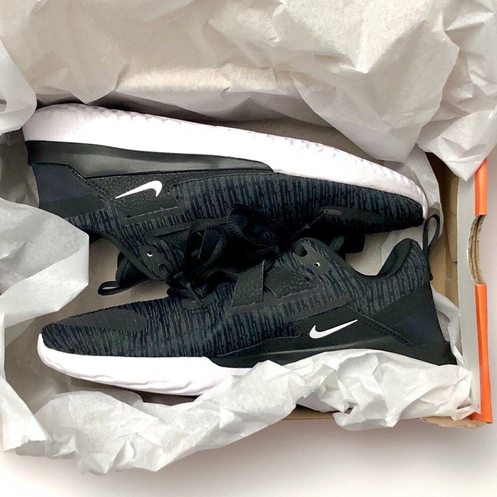 BNIB Women’s Nike Renew Arena Sneakers in Black Size 8